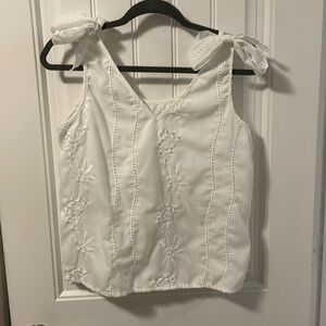 Casual sleeveless top